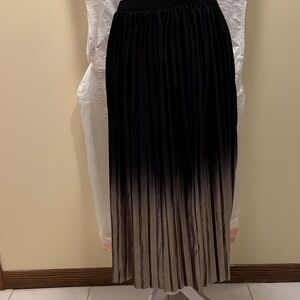 THML Black and Tan Skirt - size Medium